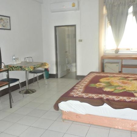 Mono Place Udon Thani Habitación foto